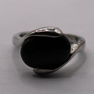 111252-US 7 Black Oval Stone Ring.